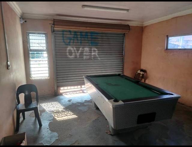 2 BEDROOM HOUSE FOR SALE IN LENASIA SOUTH